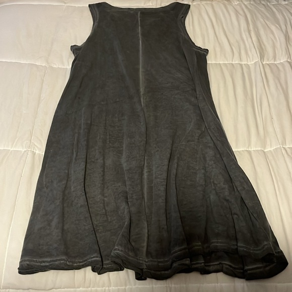 Spring/Summer Dress - Picture 2 of 3